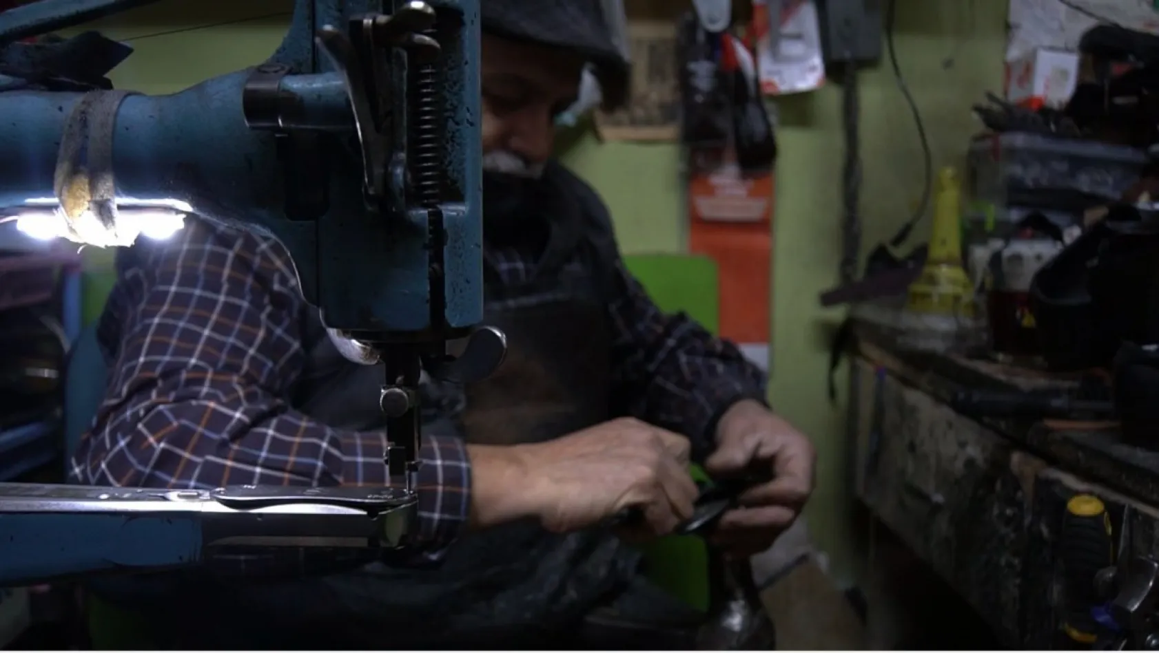 50 Yıldır Ayakkabı Tamir Ediyor