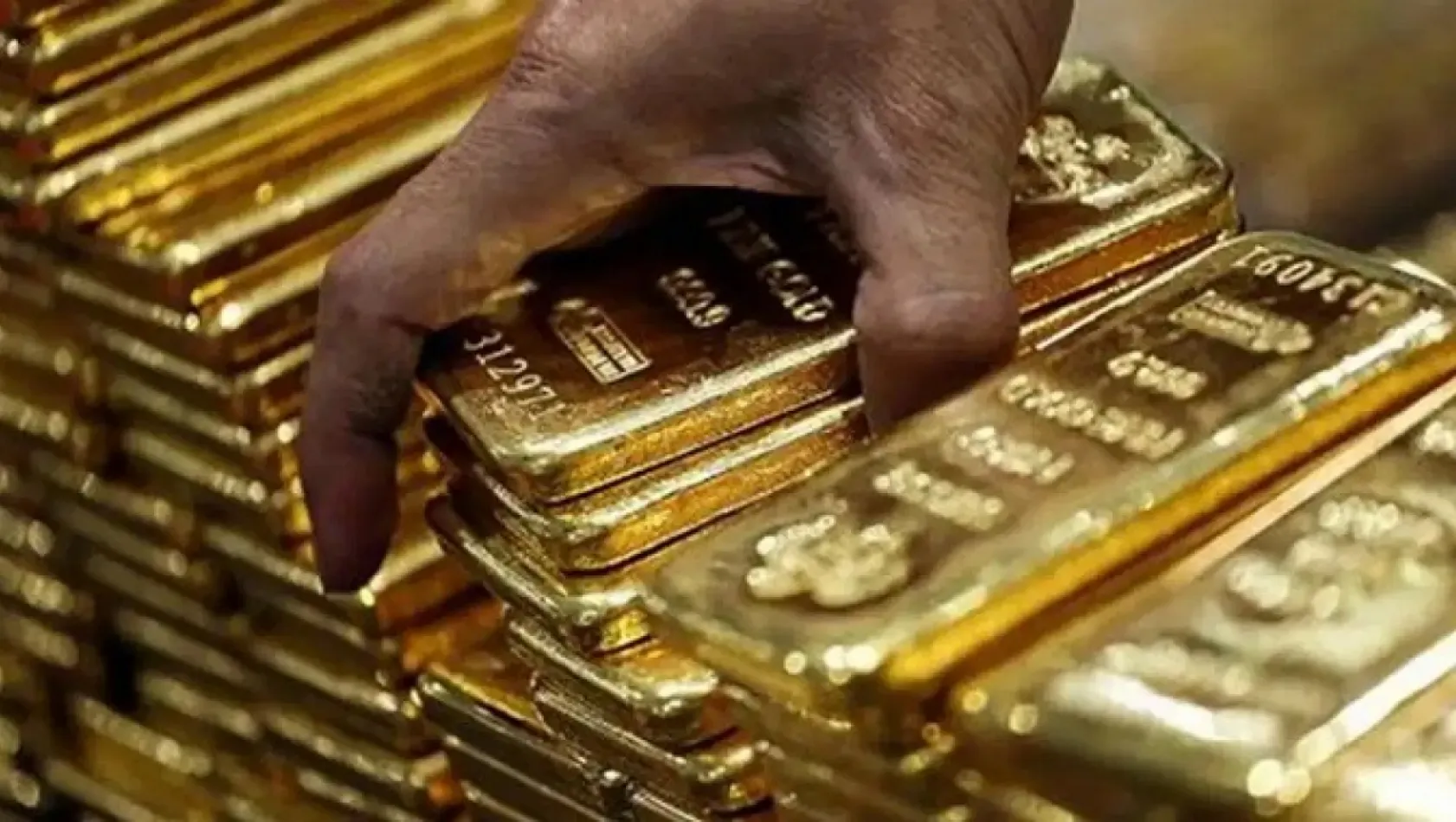 Altın ve gümüş çakıldı