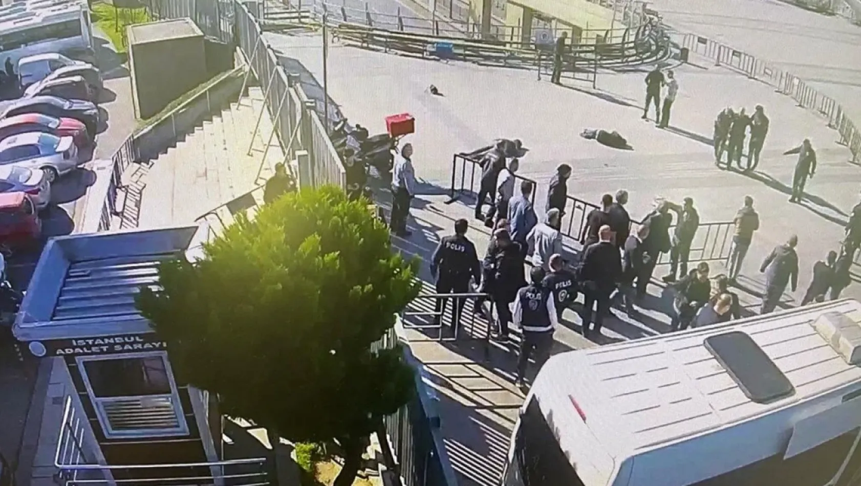 Çağlayan Adliyesi'nde polis noktasına silahlı saldırı: 2 ölü, 6 yaralı