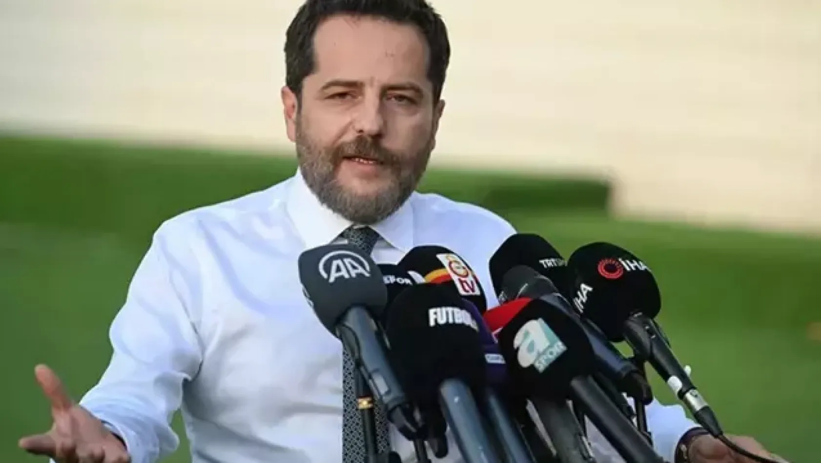 Futbolda bahis soruşturması: Erden Timur ve 25 kişi adliyede