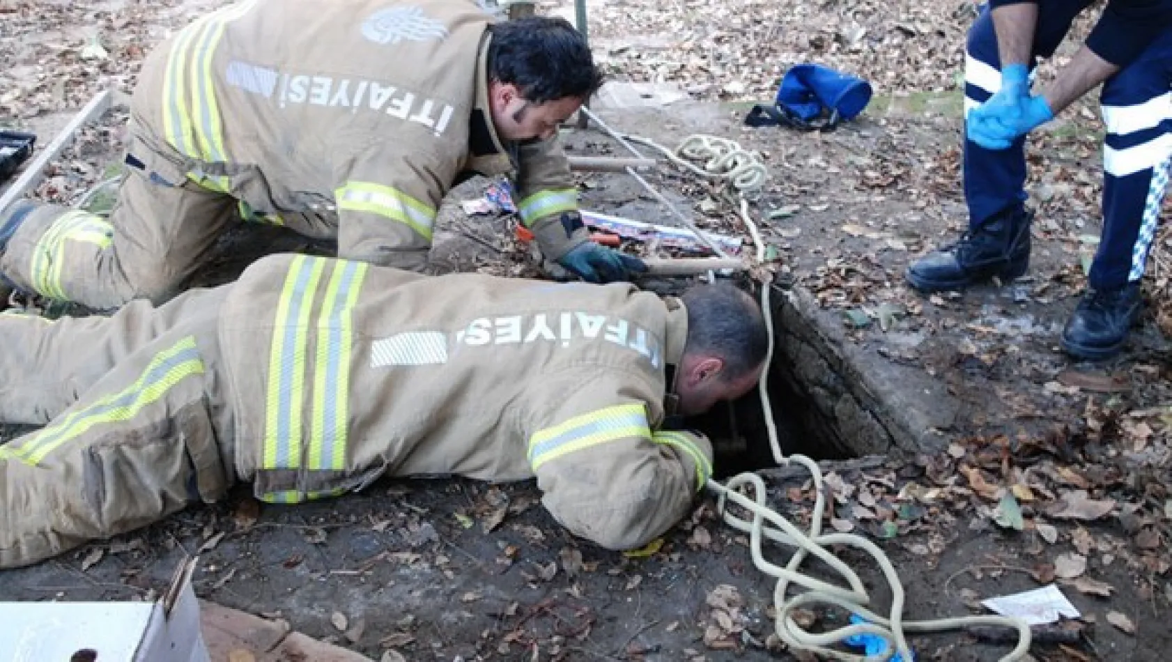 Kadıköy'de 15 metre derinlikteki su kuyusuna düştü!