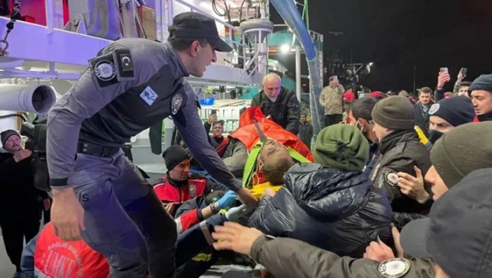 Sinop açıklarında kuru yük gemisinde yangın çıktı