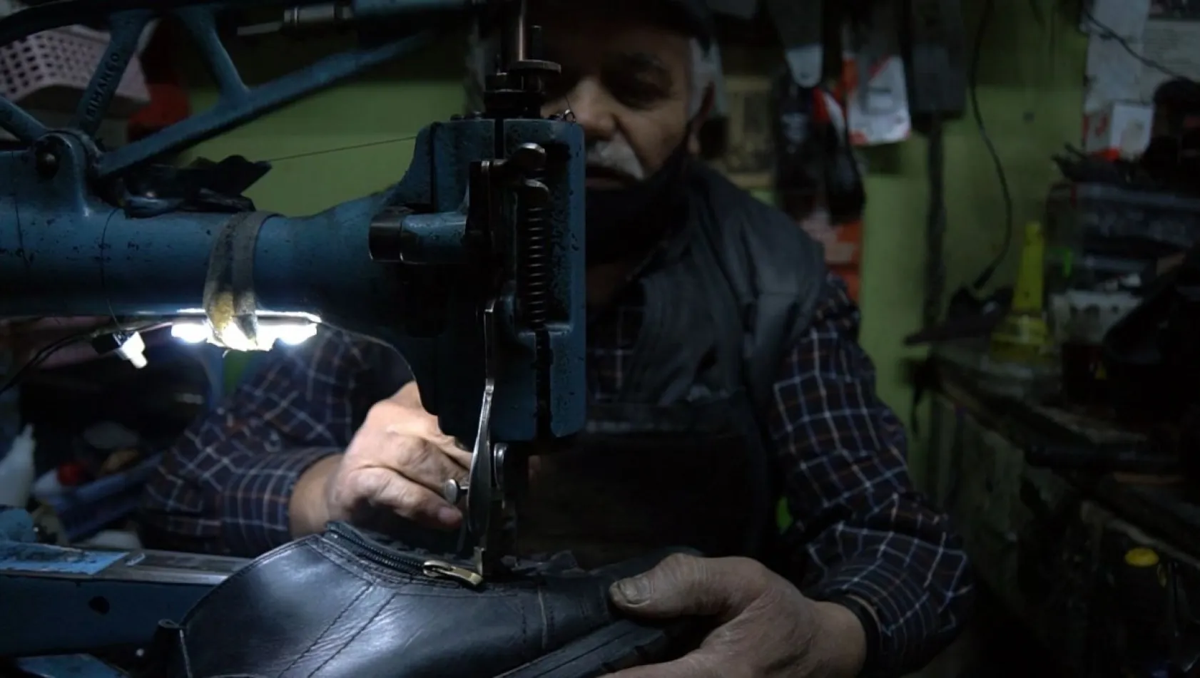 50 Yıldır Ayakkabı Tamir Ediyor