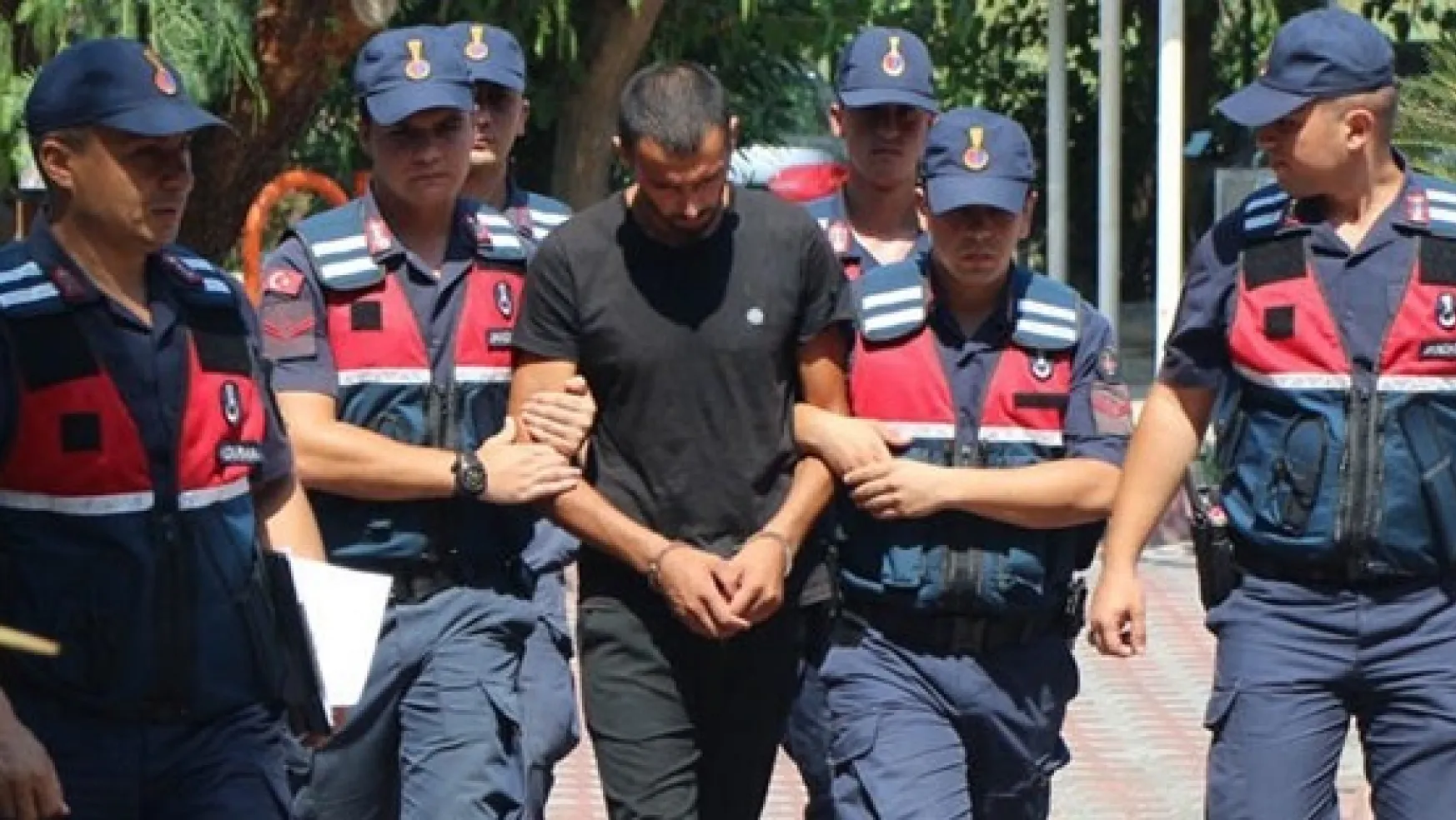 Antalya'da Turiste Saldırdı 1 Saat Sonra Yakalandı
