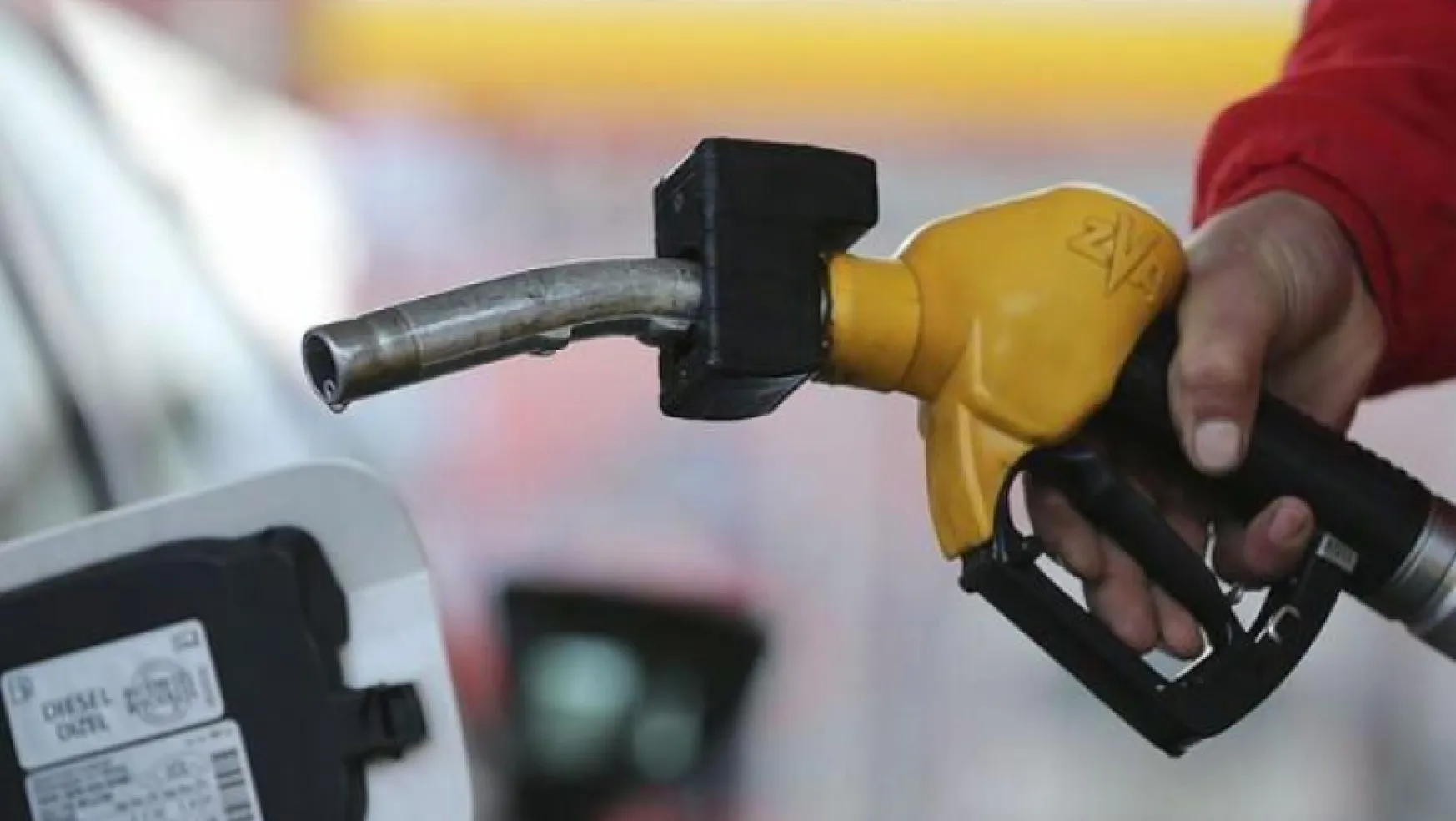 Benzin ve motorin 2023 güncel fiyatları (12 Nisan 2023 akaryakıt fiyatları)