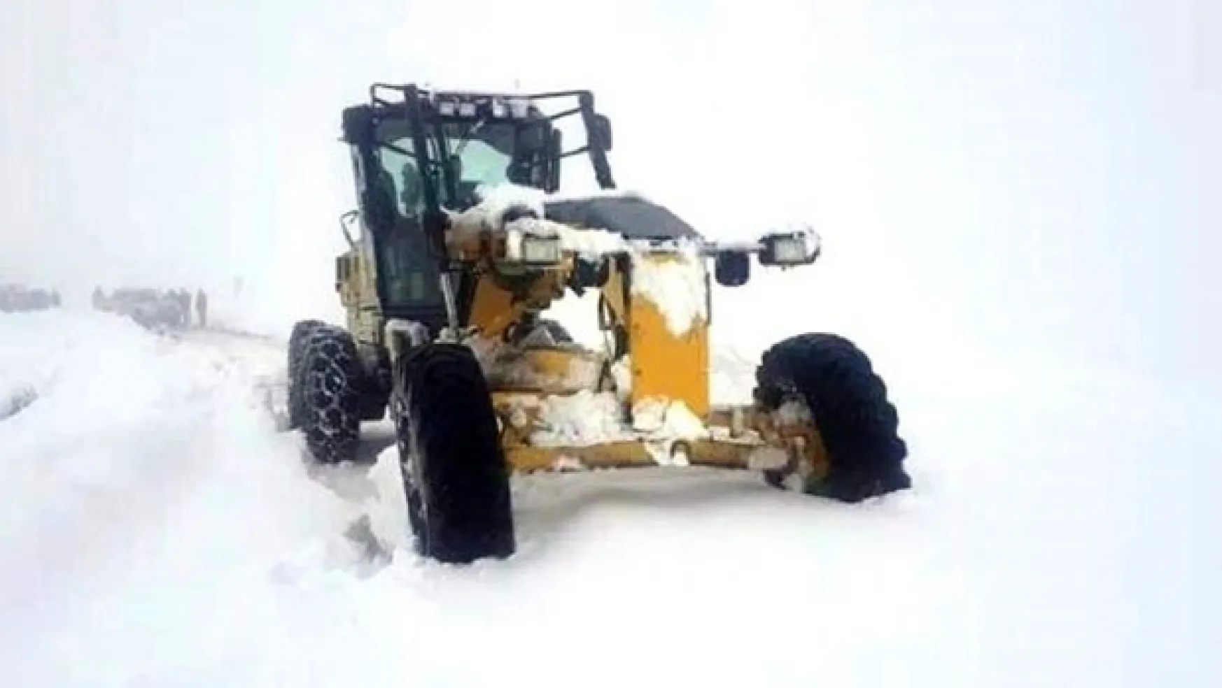 Bingöl'de 180 köy yolu kardan kapandı