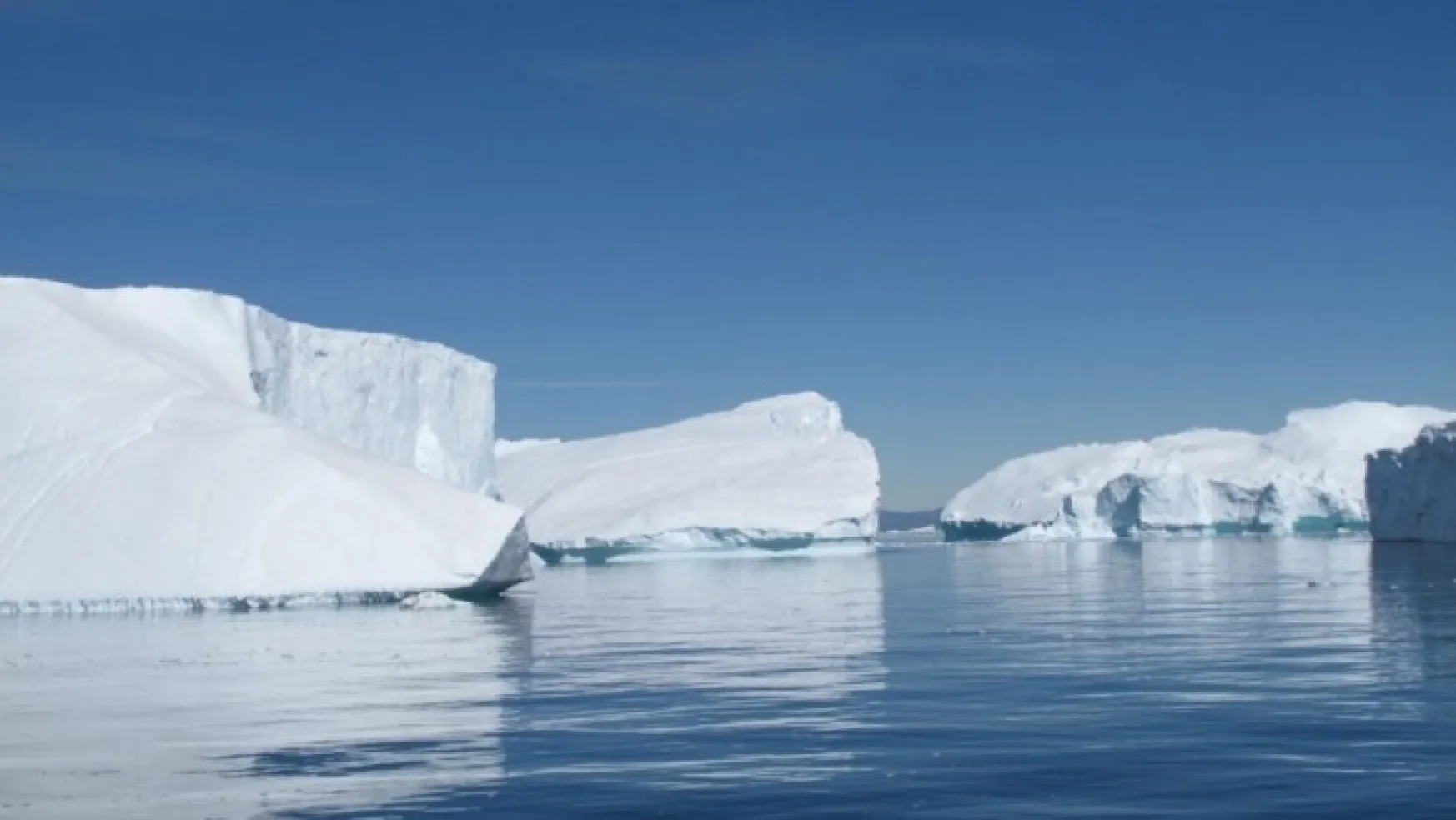 Bir günde 8,5 milyar ton buzul eridi