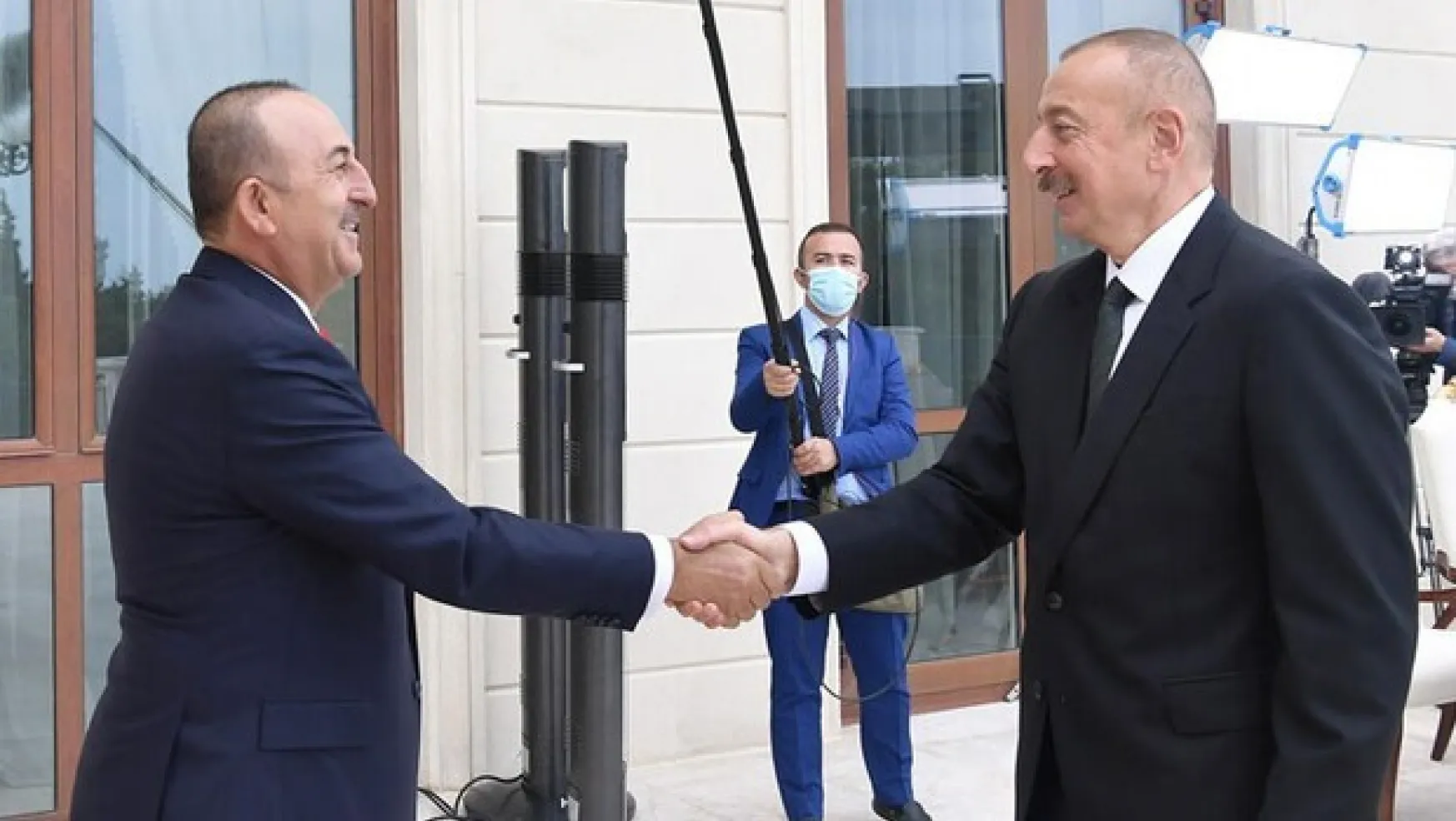 Çavuoğlu Azerbaycan Cumhurbaşkanı Aliyev ile bir araya geldi