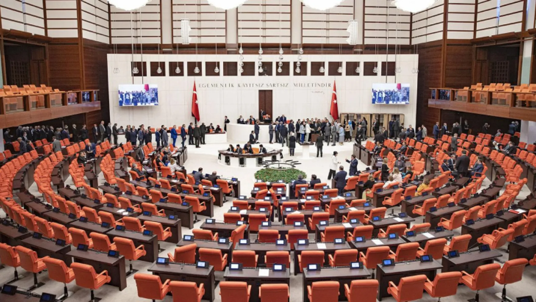 CHP Meclis'i olağanüstü toplantıya çağırdı