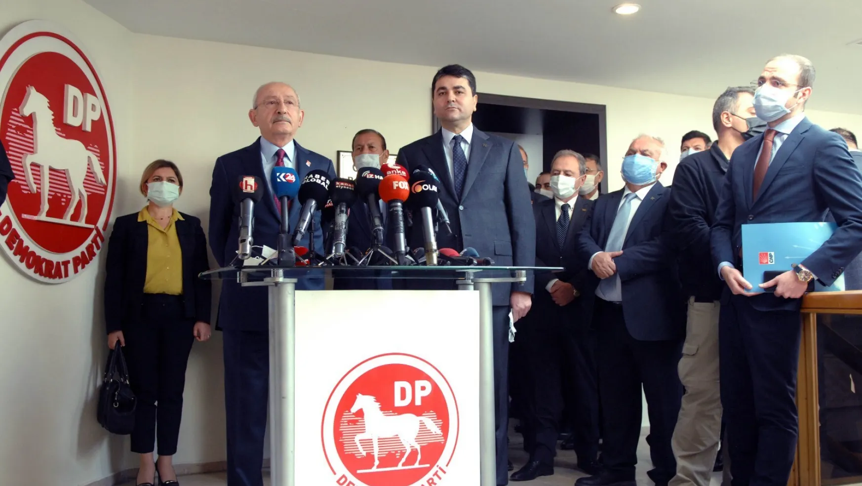 CHP'nin Demokrat Parti Ziyaretinde Yassıada Çıkışı