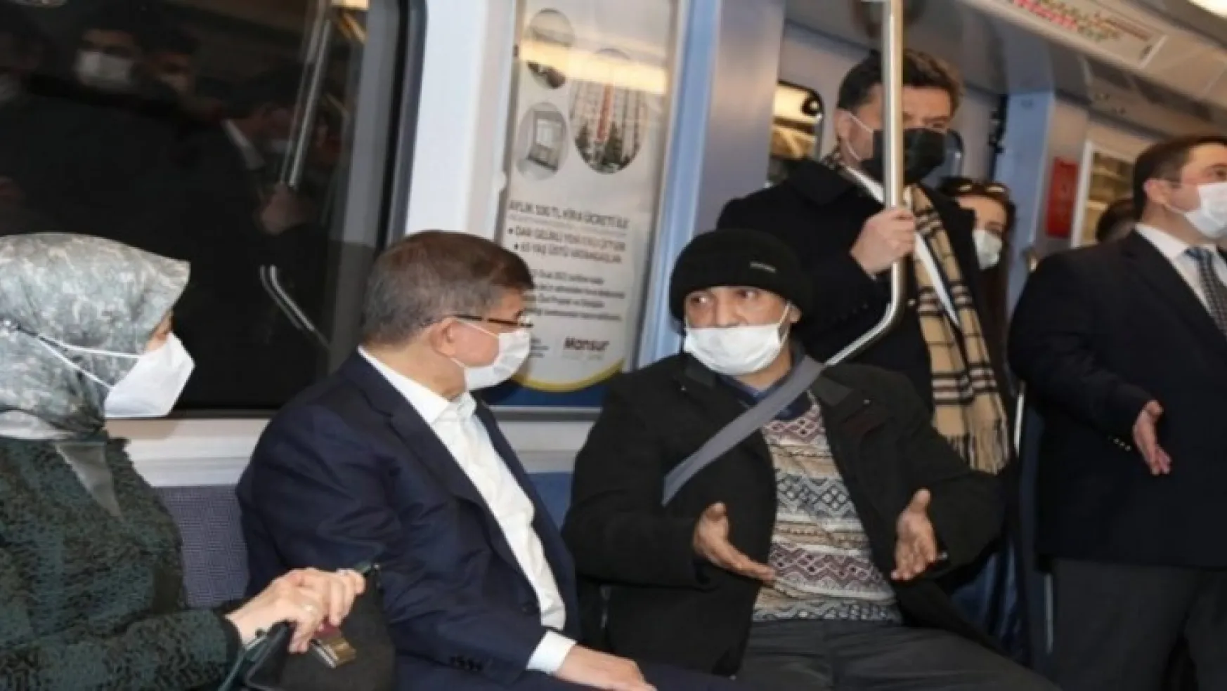 Davutoğlu Esnafa 'Metro' İle Gitti