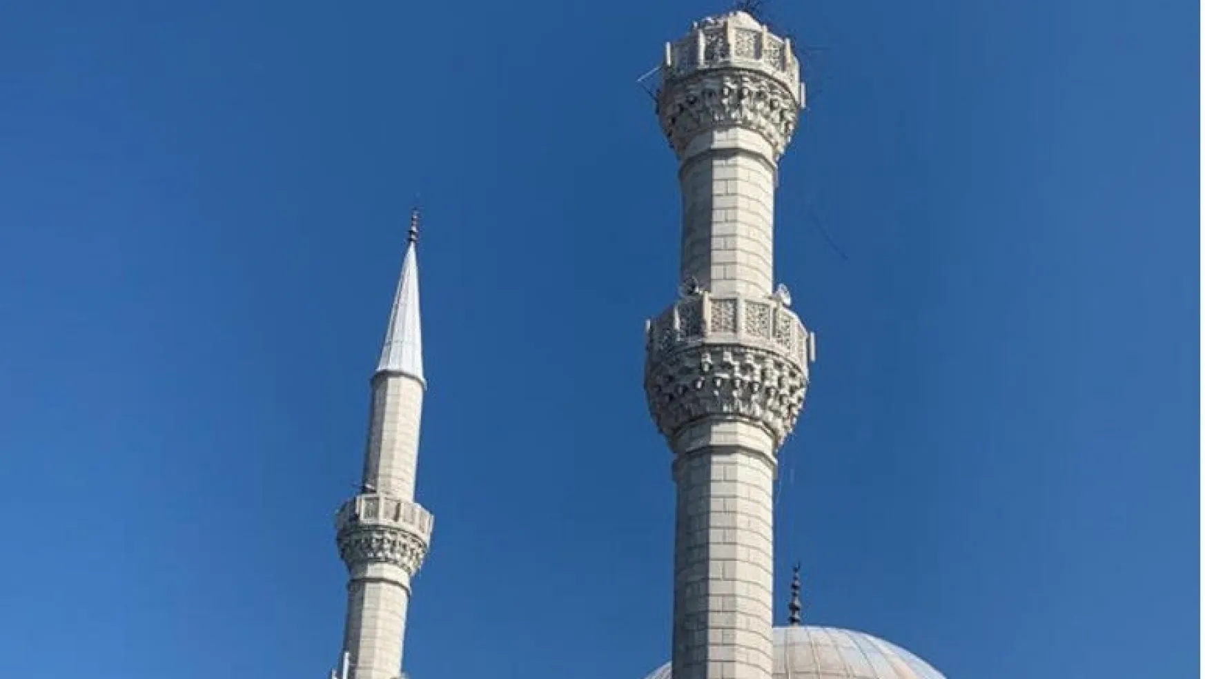 Depremde Caminin Minaresi Yıkıldı
