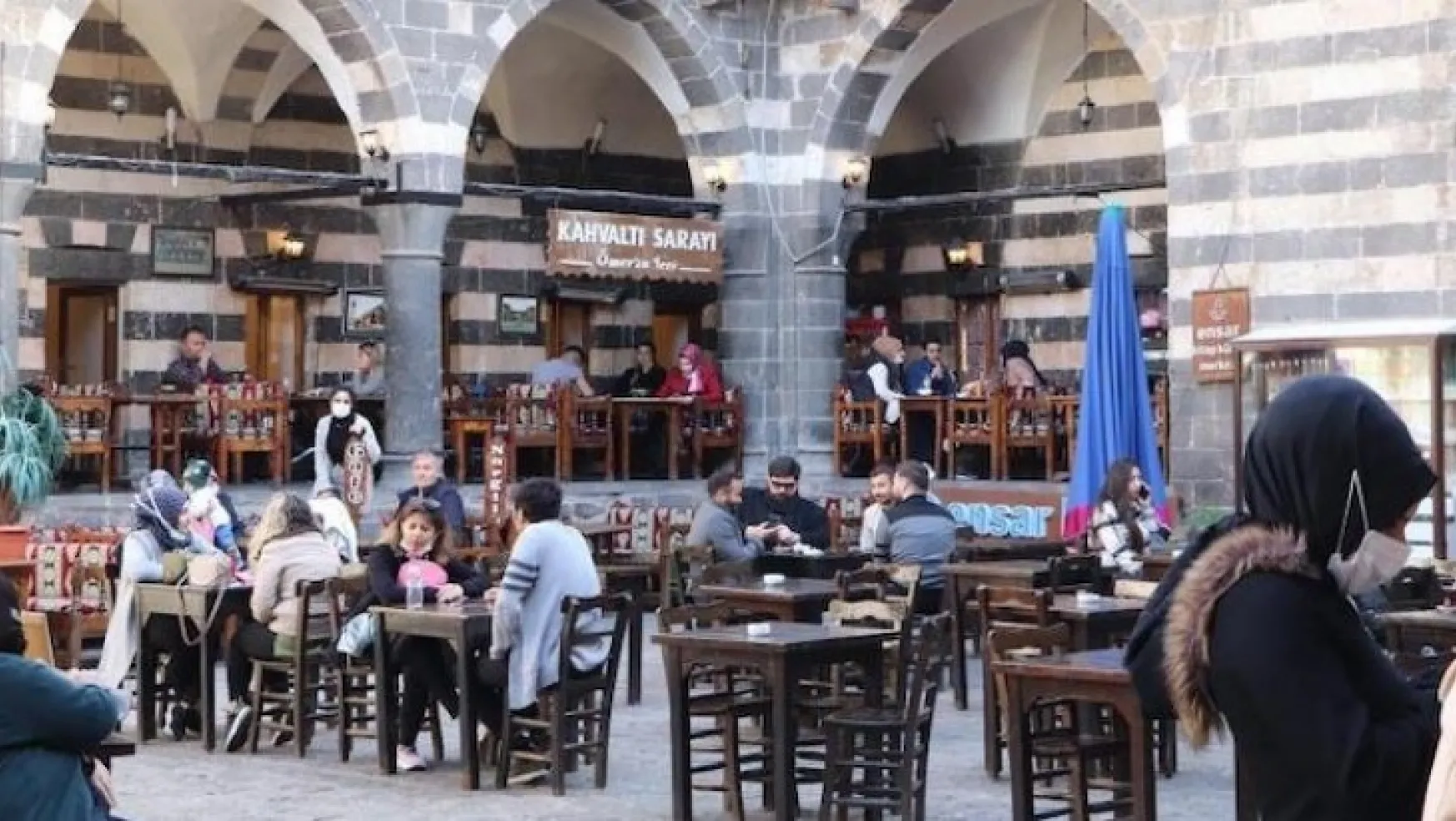 Diyarbakır esnafı: 'Normalleşme' 1 yıllık enkazı kaldıramaz