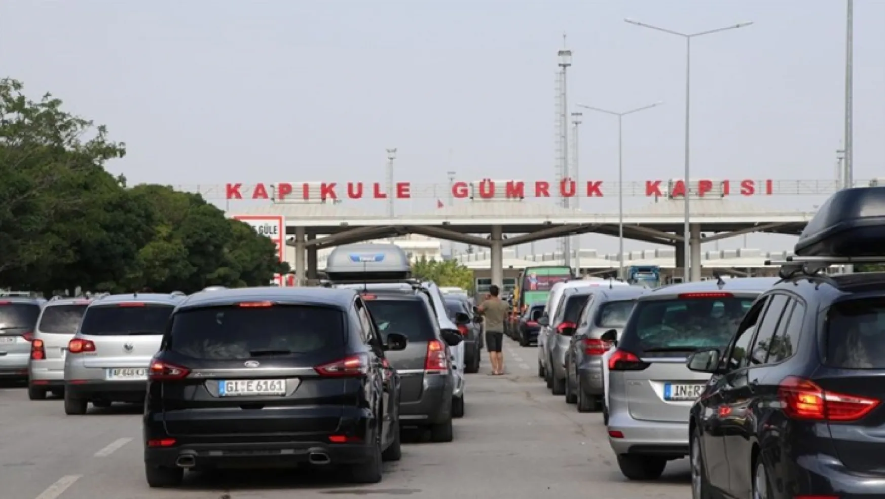 Emekli gurbetçilerin Türkiye'ye araç getirme hakkına düzenleme