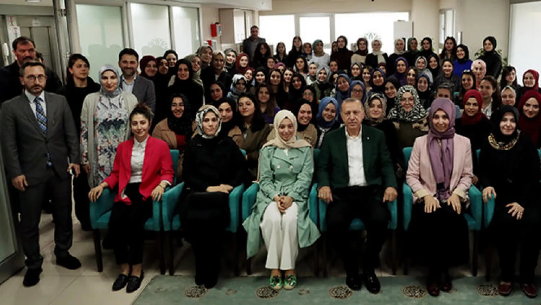 Erdoğan Kız Yurdunu Ziyaret Etti