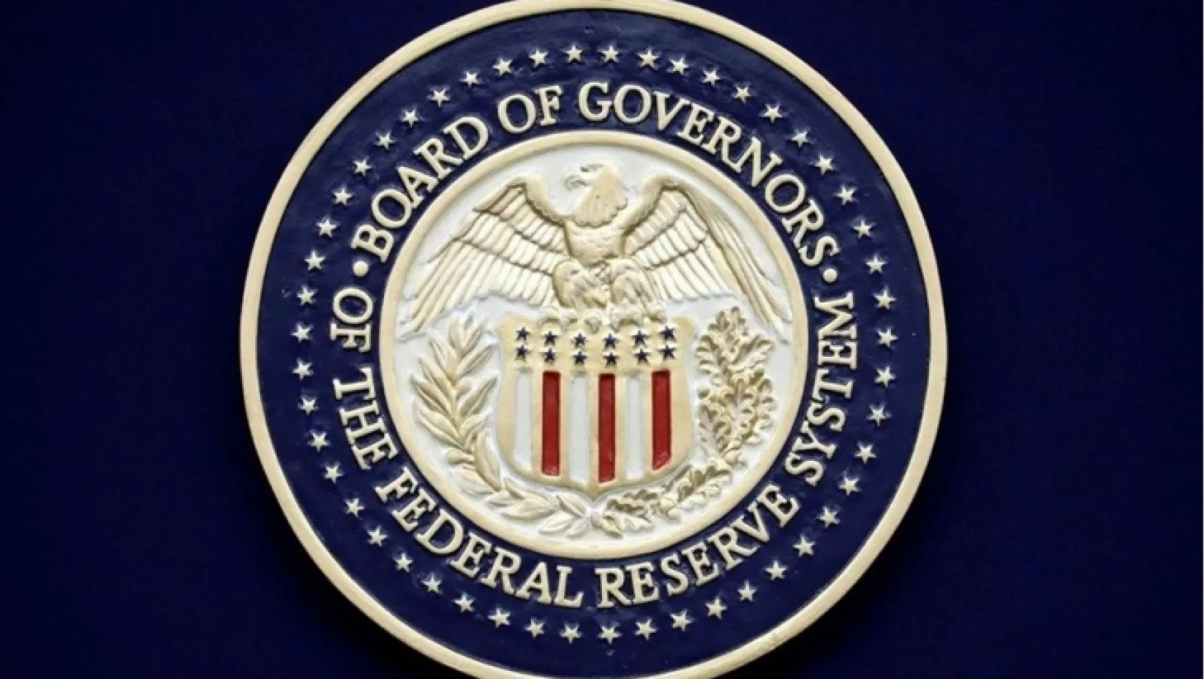 Fed'den üst düzey yetkililerin yatırımlarına yasaklama