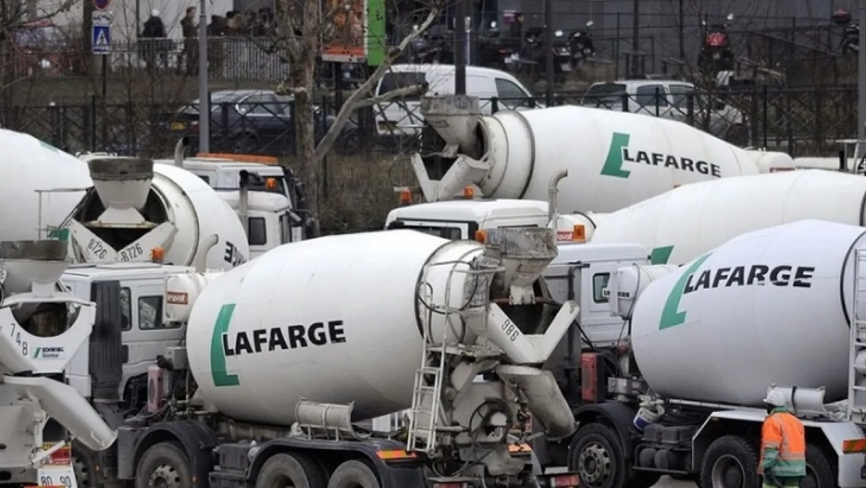 Fransız çimento şirketi Lafarge DEAŞ'a destek verdiğini kabul etti