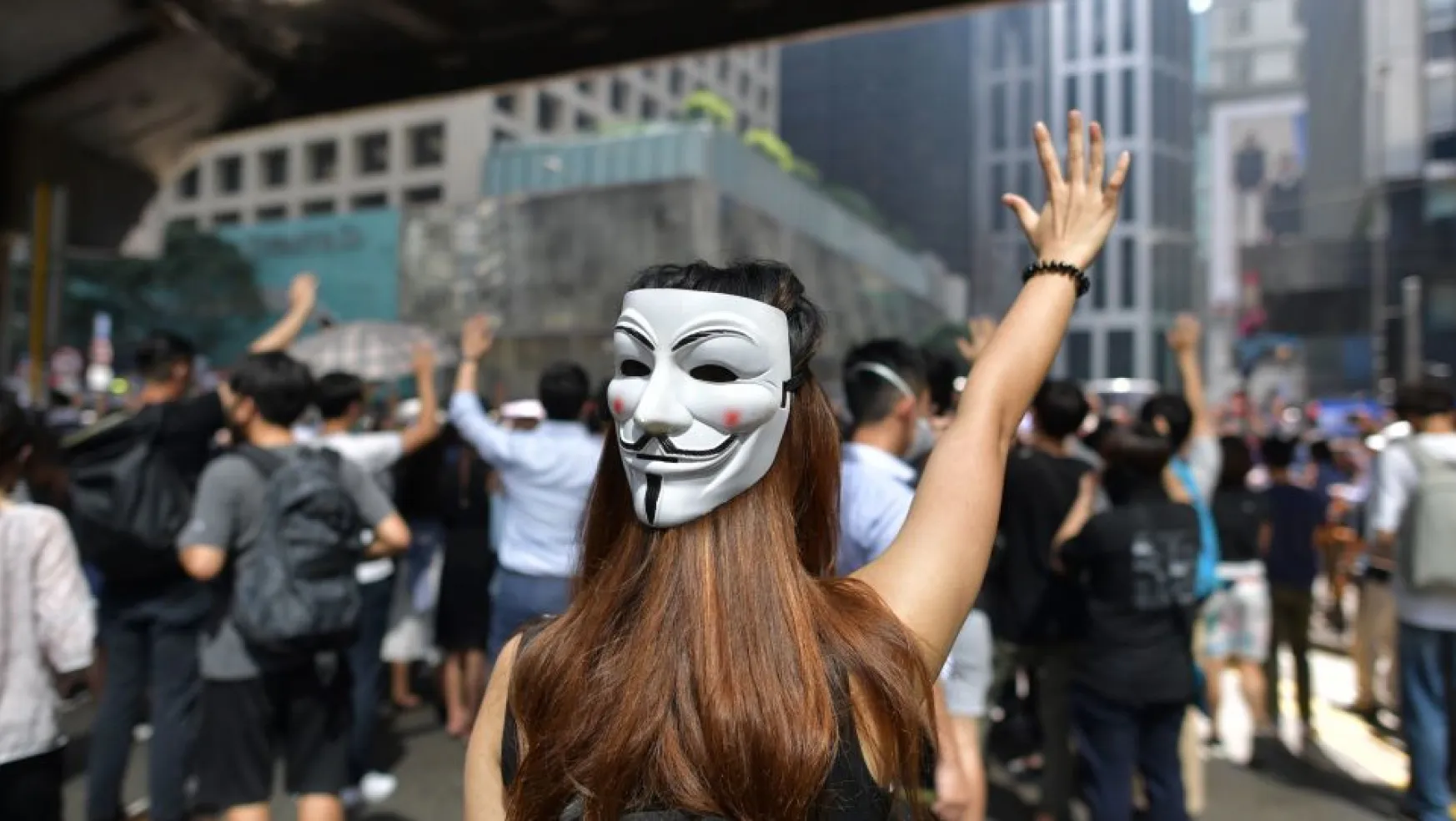 Hong Kong Eylemlerinde Maske Takmak Yasaklandı