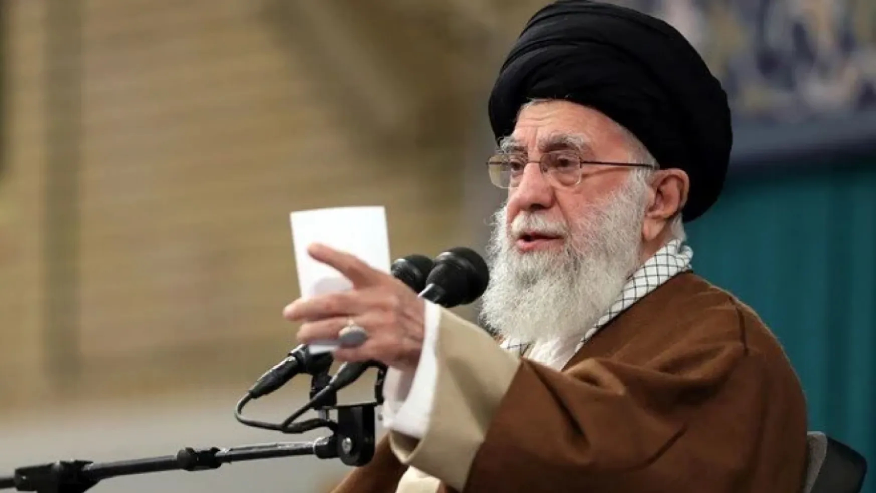 İran dini lideri Hamaney: İsrail'in cezalandırılması gerekiyor