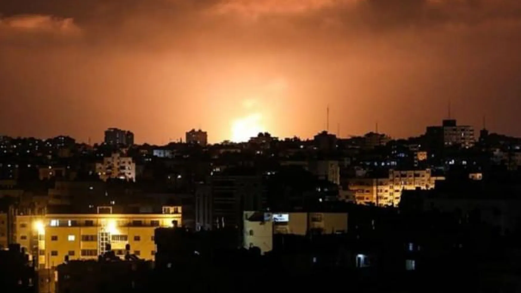 İsrail Gazze Şeridi'ni bombaladı