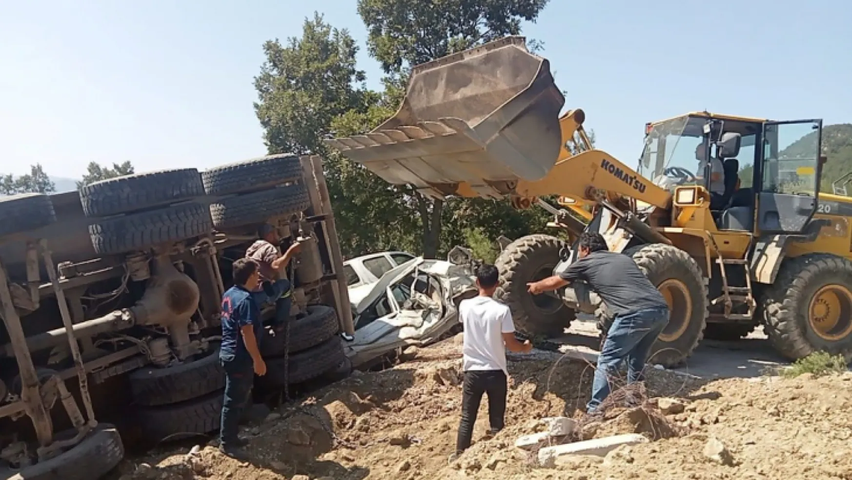 Kahramanmaraş'ta kamyon cenaze namazı kılanların arasına daldı: 4 can kaybı, 25 yaralı