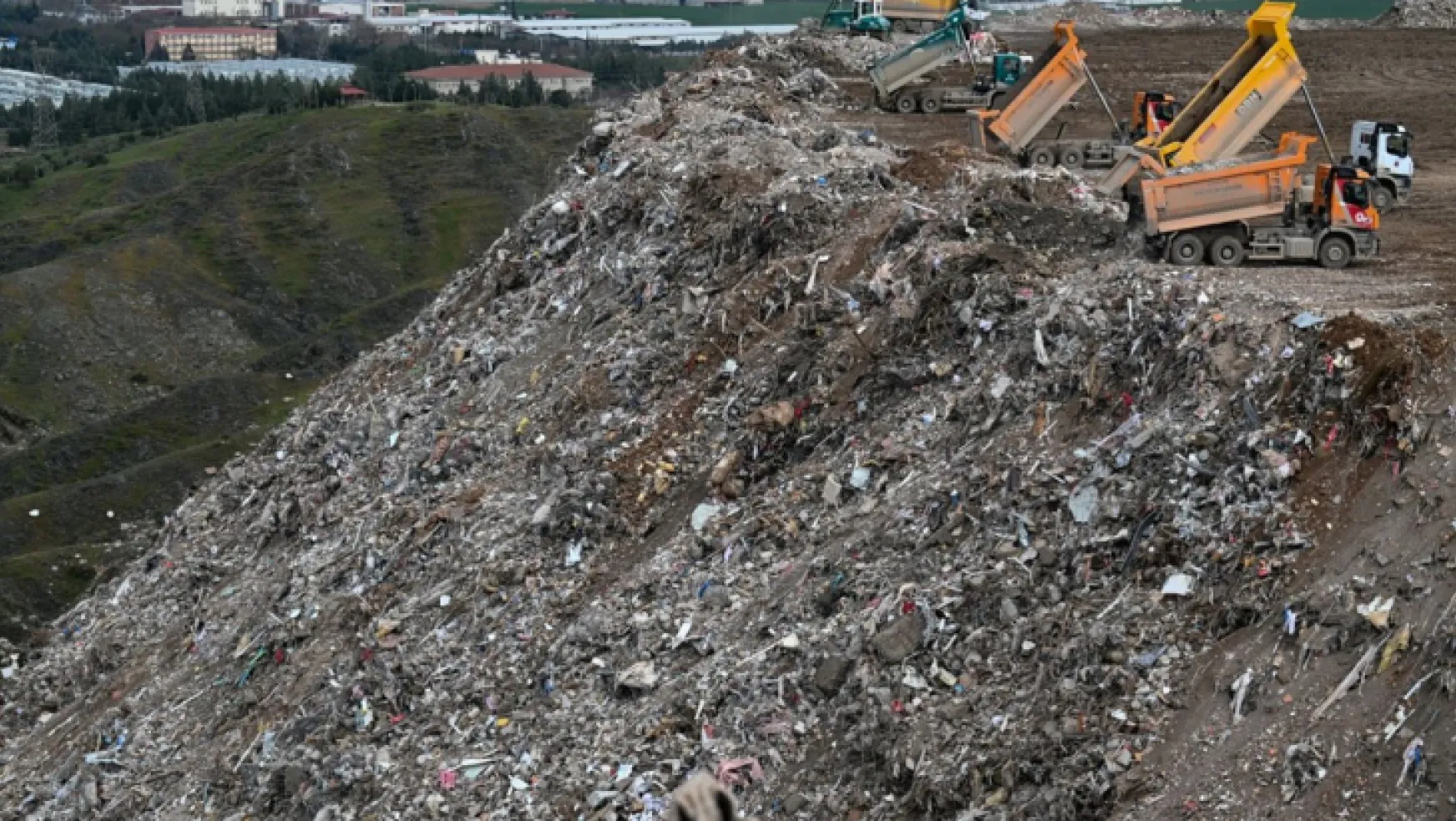 Kahramanmaraş'taki deprem enkazlarından 1,4 milyon ton hafriyat taşındı