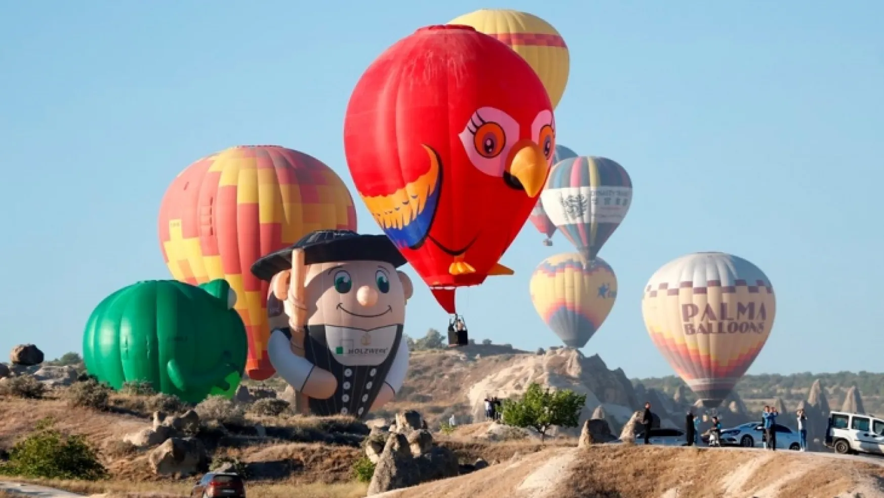 Kapadokya'da balon şöleni