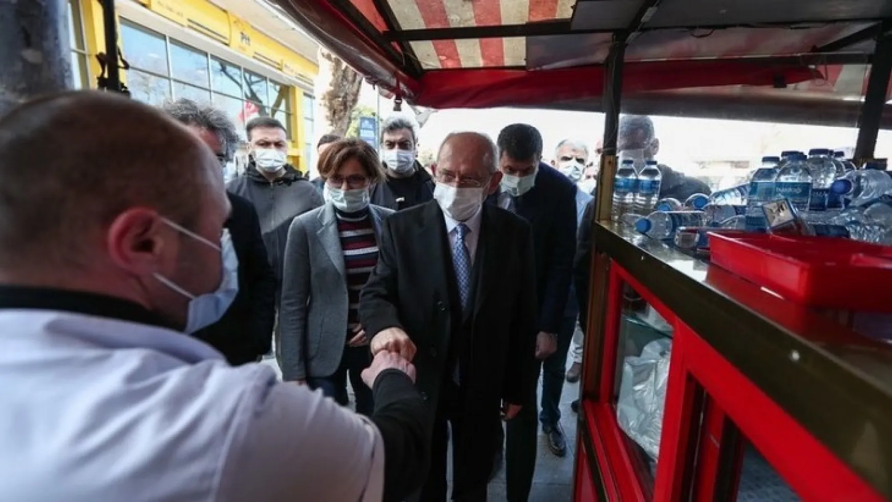 Kılıçdaroğlu'ndan Kadıköy'de esnaf ziyareti