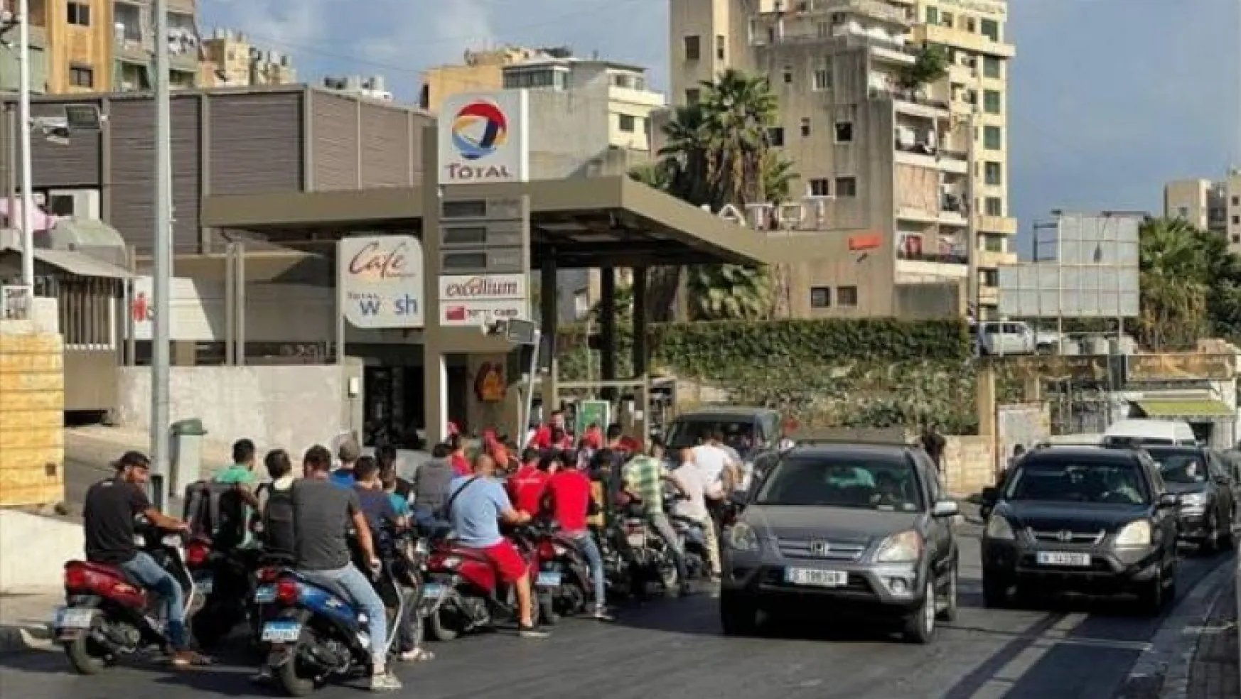 Lübnan'da akaryakıt krizi sürüyor