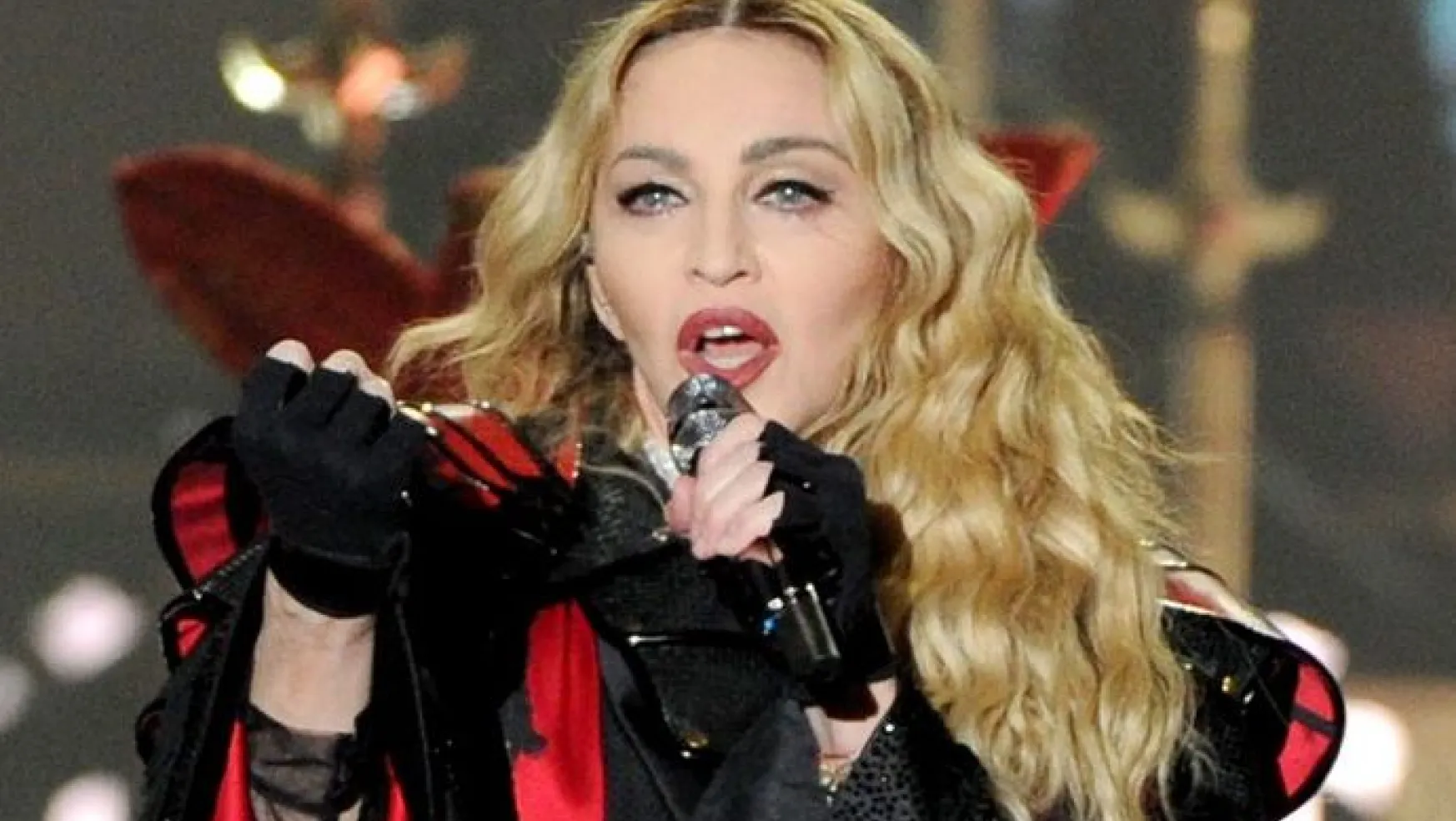 Madonna Paris konserini iptal etti