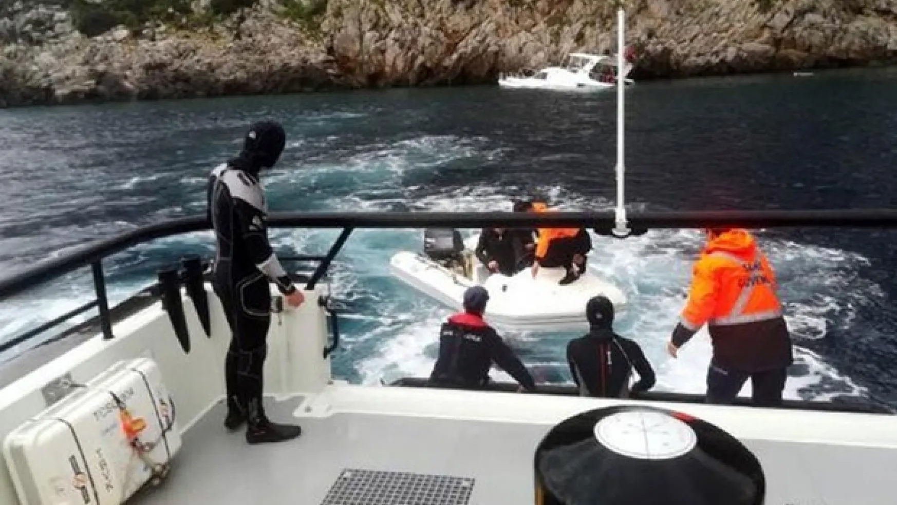 Marmaris'te su alan teknedeki 3 kişi kurtarıldı