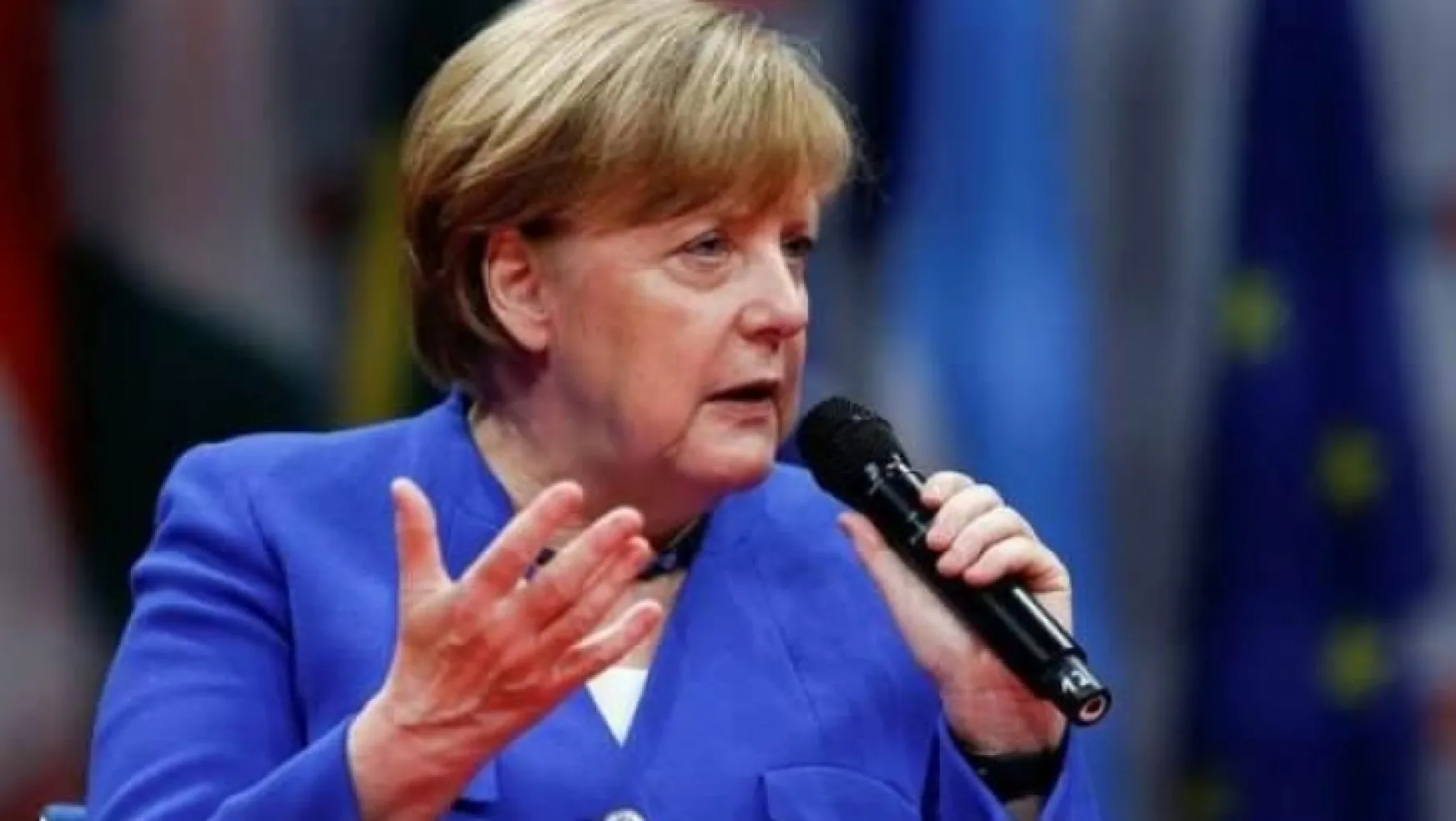 Merkel'in masrafları Almanya'da kriz çıkardı