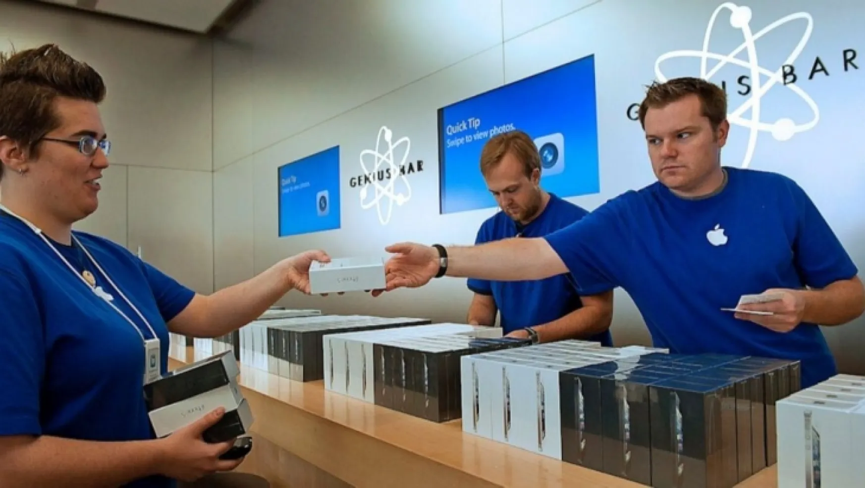Ofise geri çağrılan Apple çalışanları, imza kampanyası başlattı