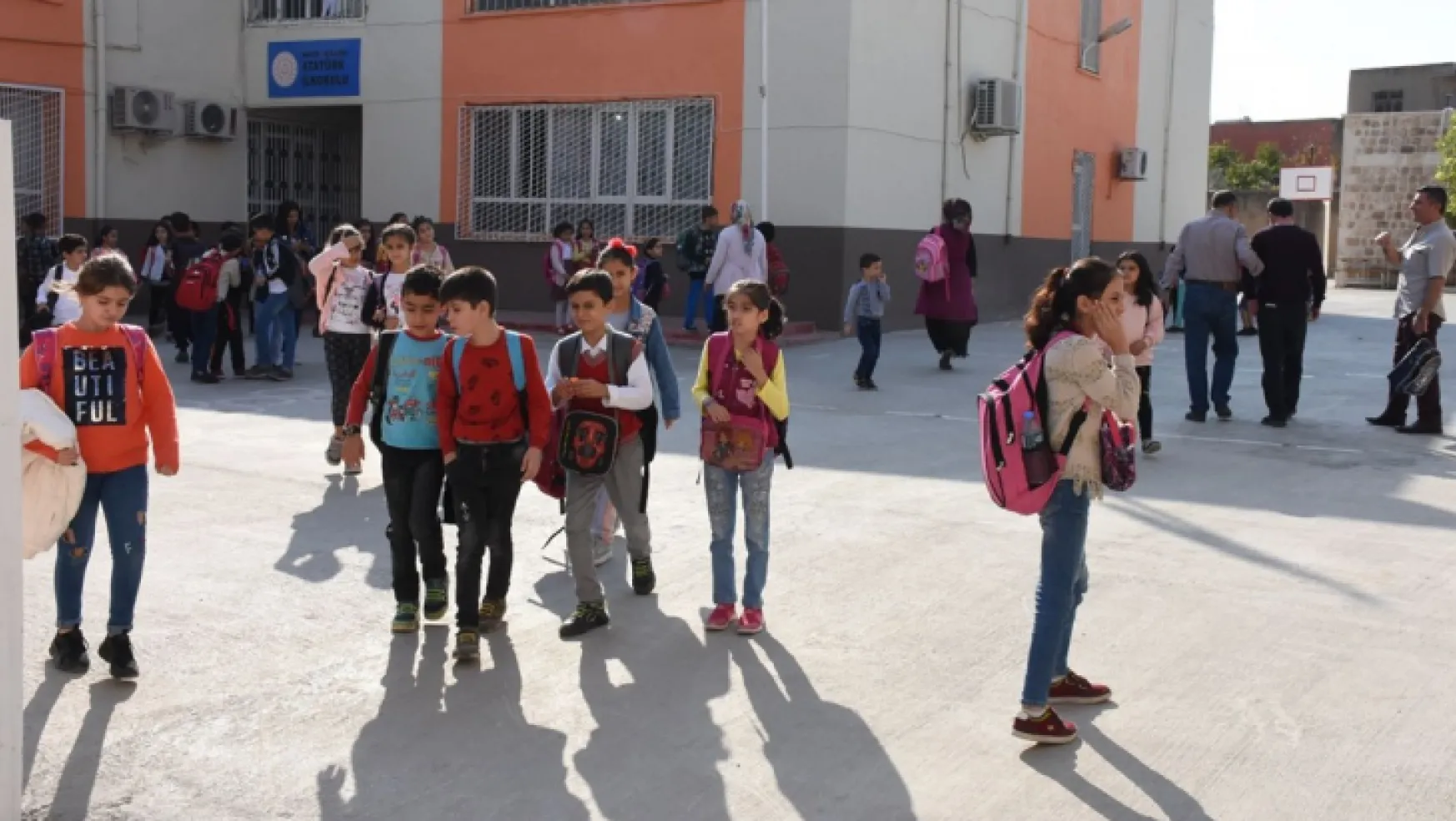 Okullar 20 Şubat'a kadar tatil edildi