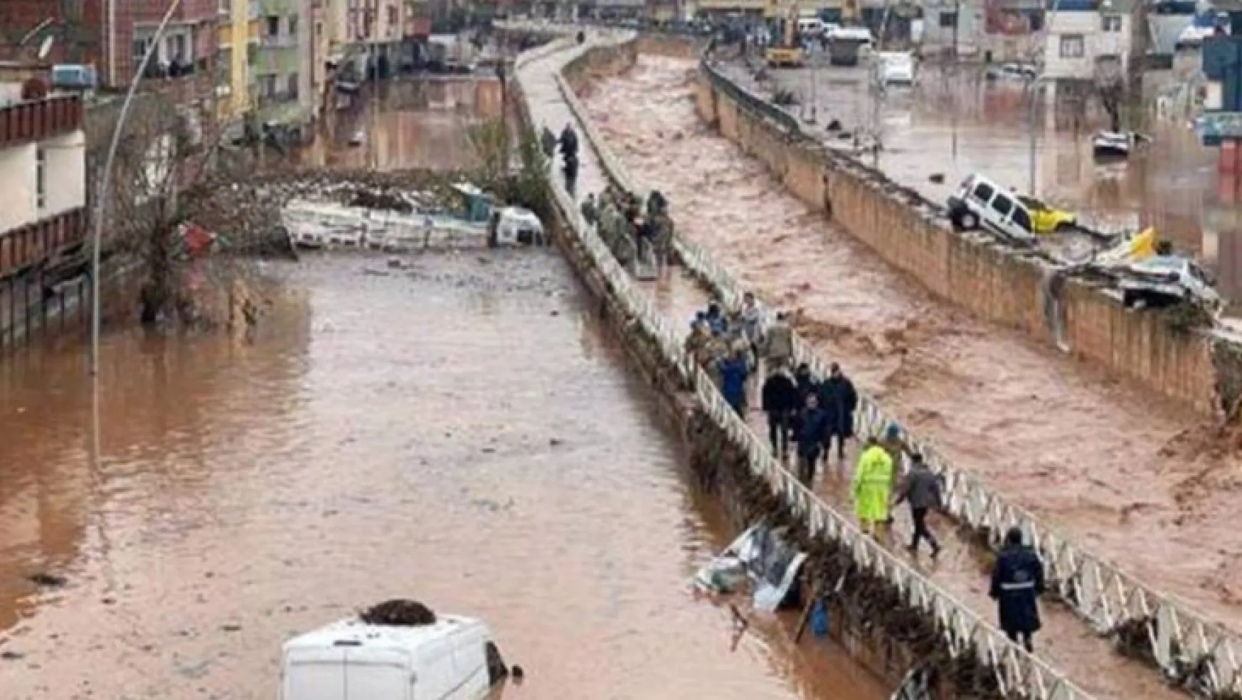 Şanlıurfa'da sel felaketinde kaybolan TIR şoförünün cansız bedeni bulundu