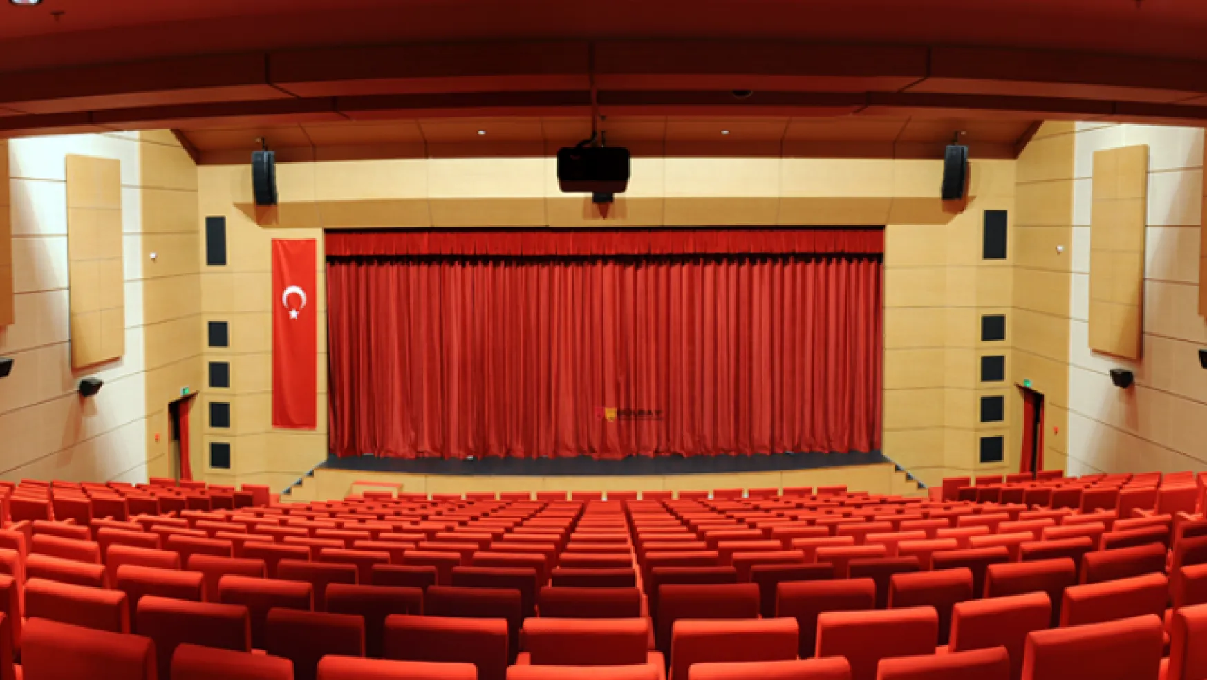 Sinema Salonları Açılış Tarihi Ertelendi