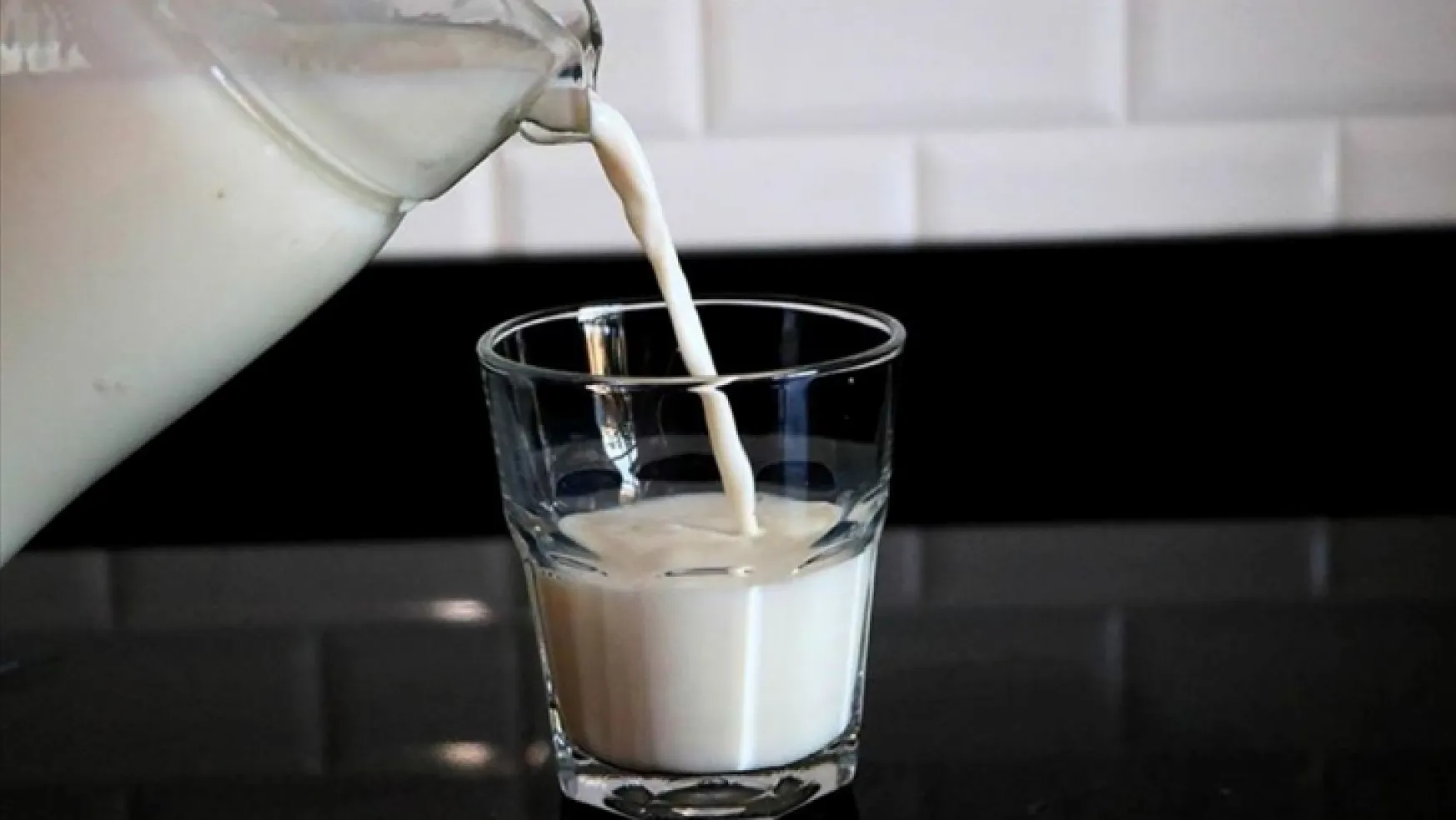 Süt sanayicileri ve üreticileri: Çiğ süt fiyatı market fiyatlarını etkilemeyecek