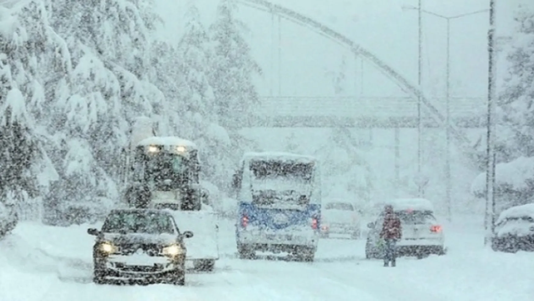 Türkiye beyaza büründü! Ankara'da yoğun kar!