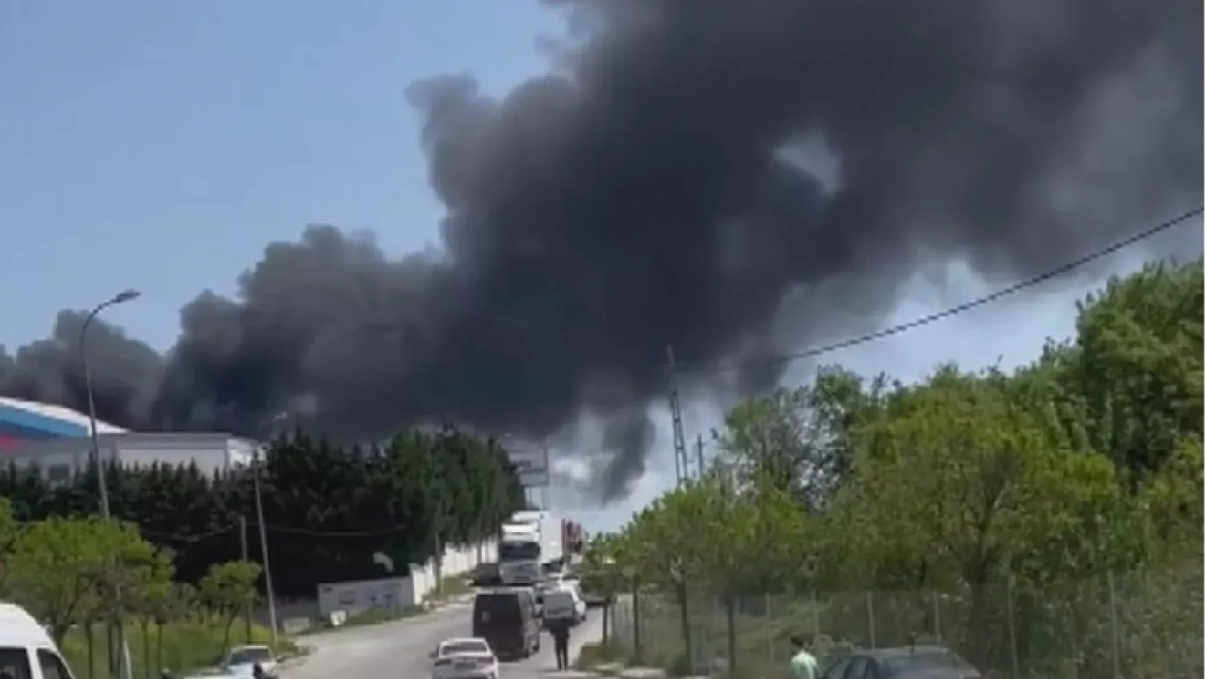Tuzla'da bir iş yerinde patlama ve yangın: 3 ölü