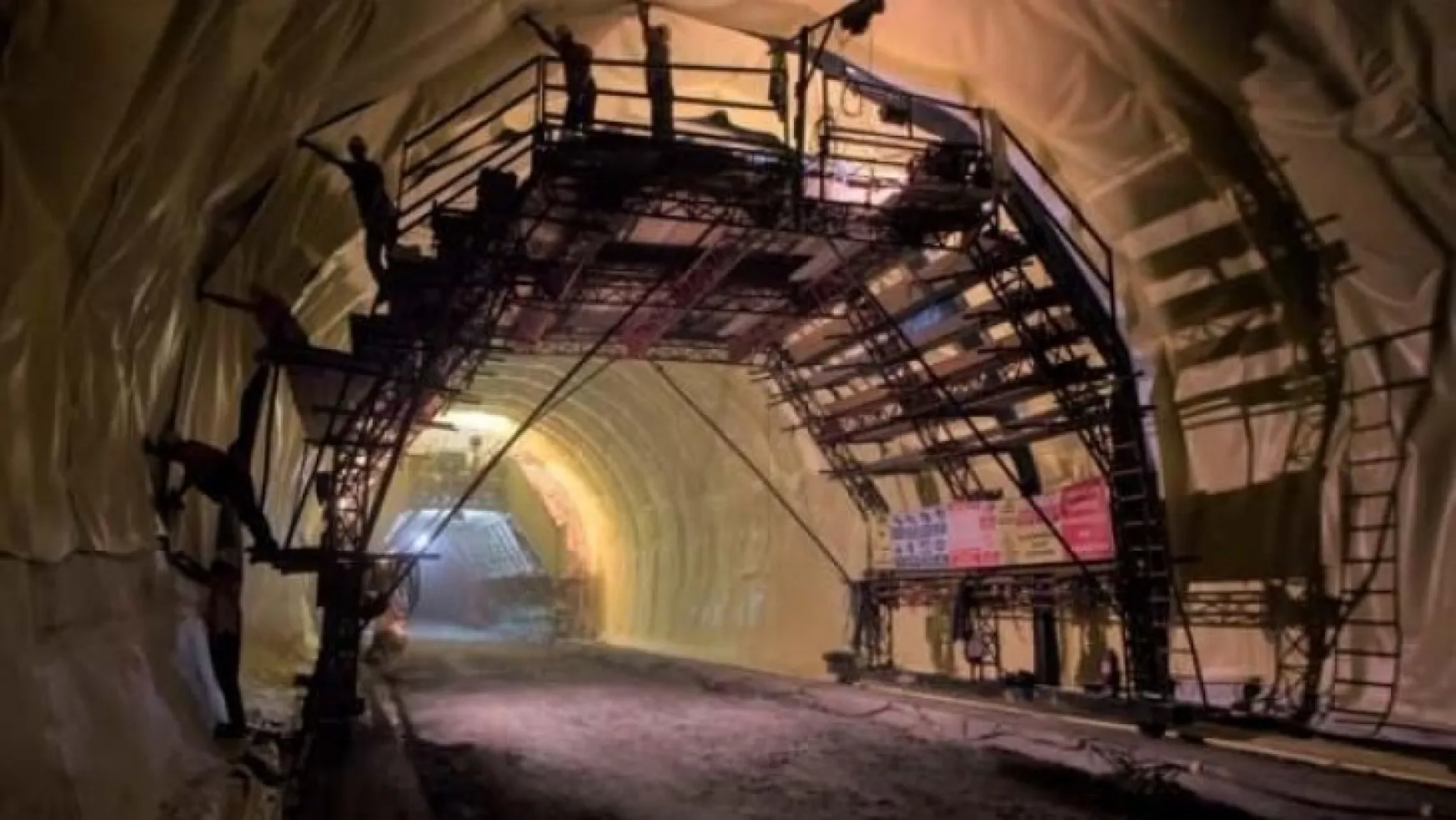 Yeni Zigana Tüneli'nin yüzde 94'ü tamamlandı