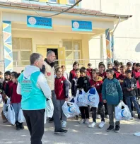 Cansuyu Derneği, Batman'da Yüzlerce Öğrencinin Yüzünü Güldürdü