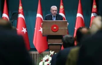 Erdoğan: Milletin hakkına girenlerin yakasına yapışacağız