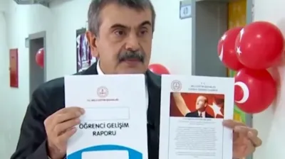 Bakan Tekin'den 'Atatürksüz karne' iddialarına yanıt