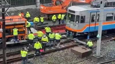 İstanbul'da metro raydan çıktı