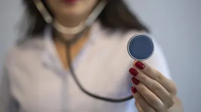 'Sosyal medya doktorlarına' bakanlık ayarı!