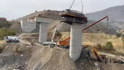 Diyarbakır'da viyadük inşaatı çöktü 3 işçi öldü