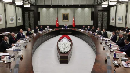 Kabine toplandı