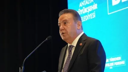 Muhittin Böcek hastaneye kaldırıldı