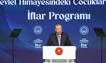 Erdoğan, devlet himayesindeki çocuklarla iftar yaptı