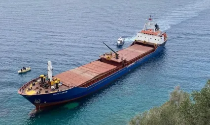Türk gemisi Kerç Boğazı'nda karaya oturdu